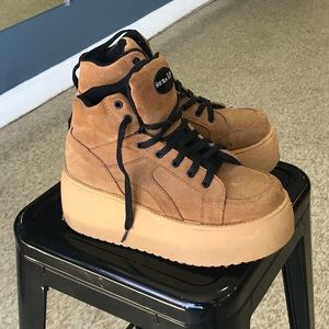 😎🧡 Chinese Laundry On Your Feet Platforms